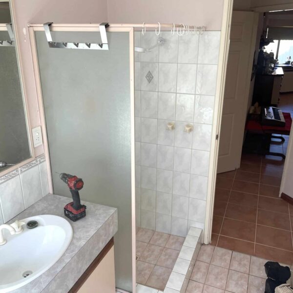 feltbush-mews-canning-vale-bathroom-Before-2