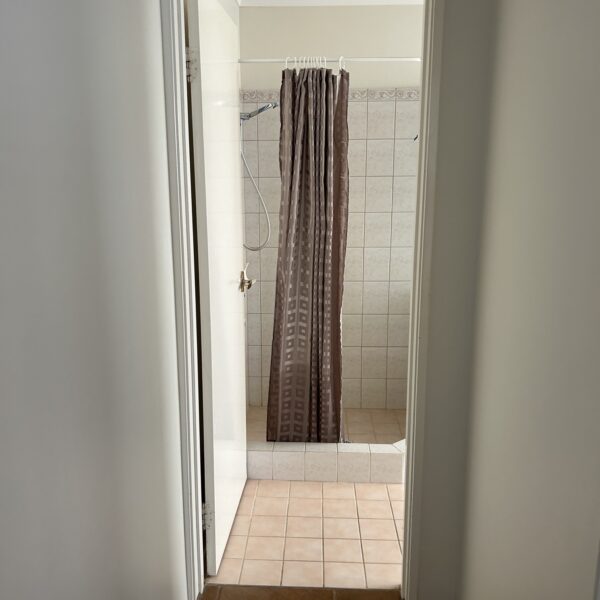 Allison Close, Willetton (Bathroom)